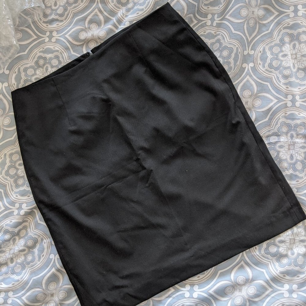 Banana Republic Black Pencil Skirt - Size 12